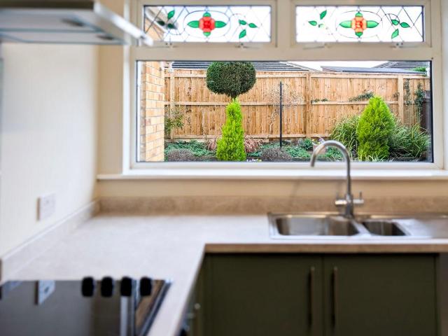 2 bed house for sale