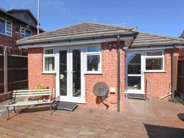 2 bed house for sale