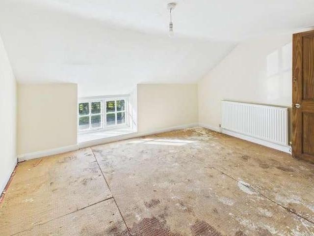 2 bed house for sale