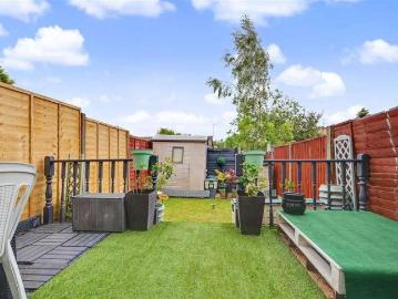 2 bed house for sale