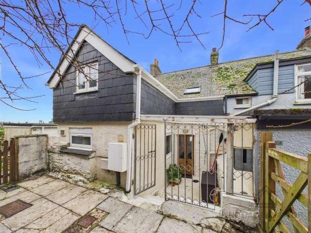 2 bed house for sale