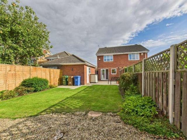 2 bed house for sale