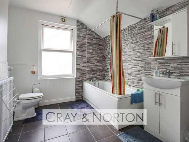 2 bed house for sale