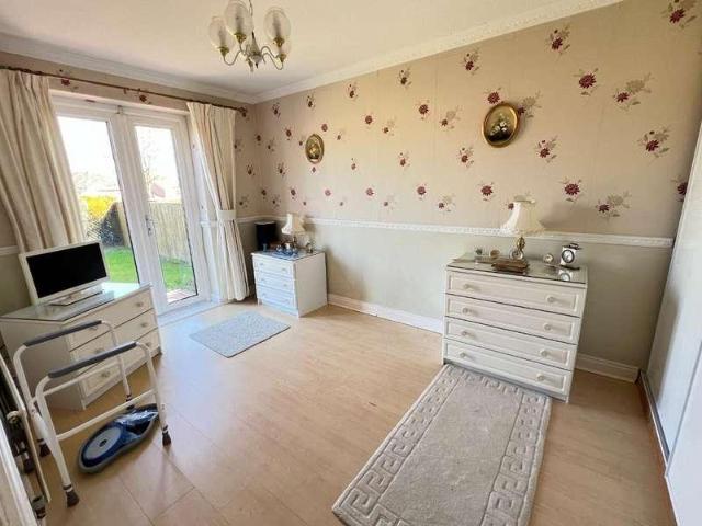 2 bed house for sale