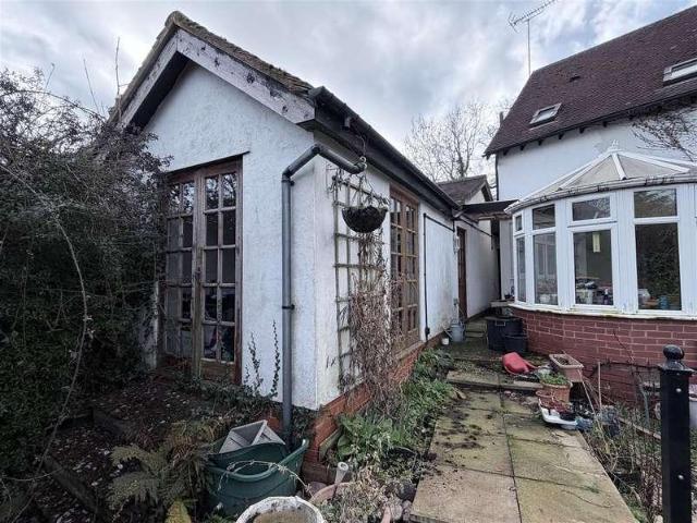 2 bed house for sale