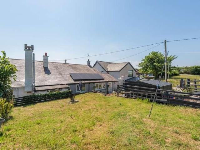 2 bed house for sale