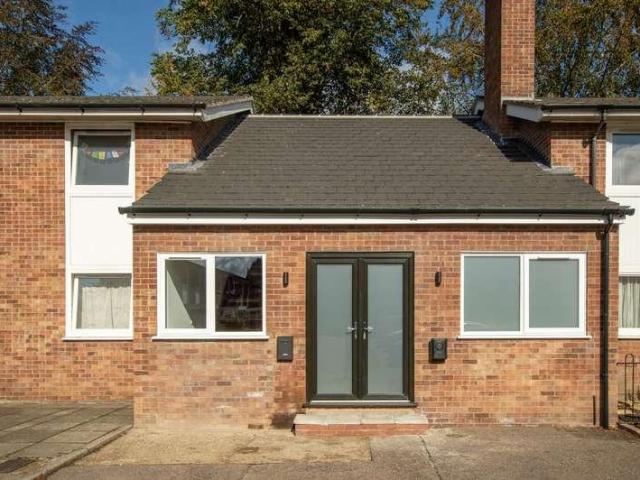 2 bed house for sale