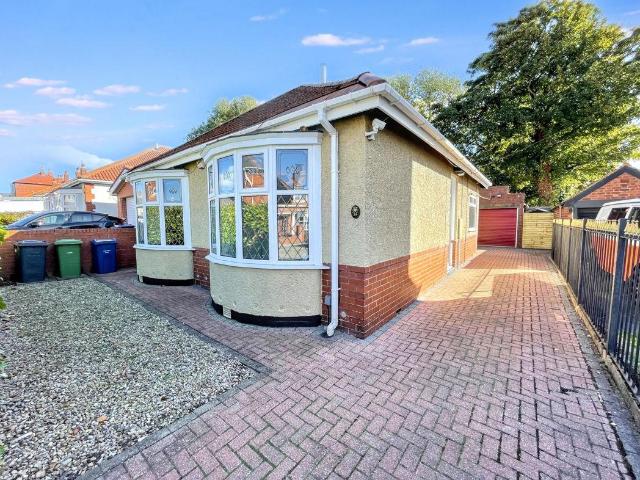 2 bed house for sale