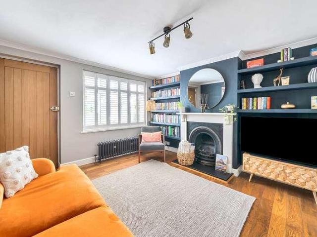 2 bed house for sale
