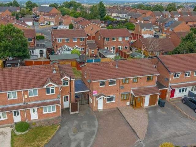 2 bed house for sale