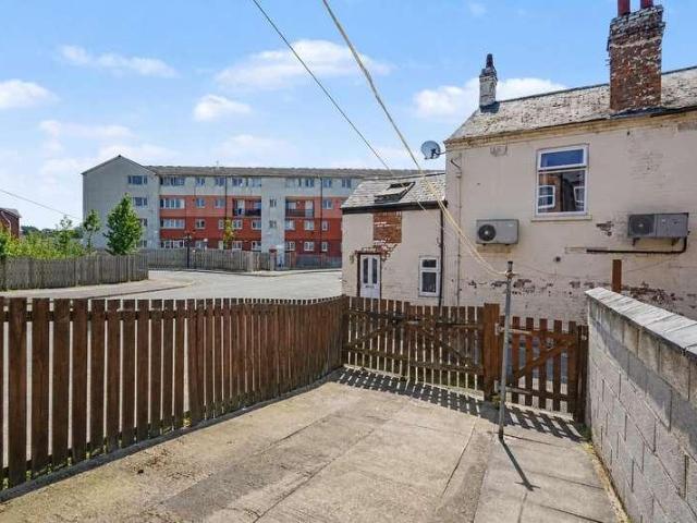 2 bed house for sale