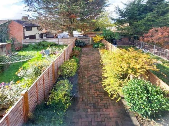 2 bed house for sale