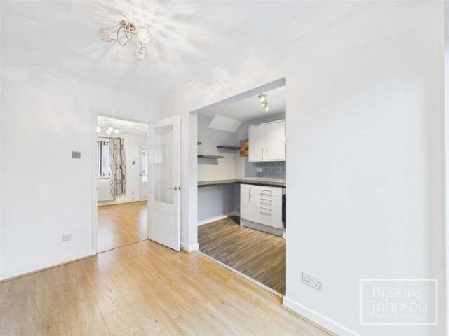 2 bed house for sale