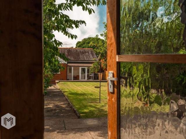 2 bed house for sale