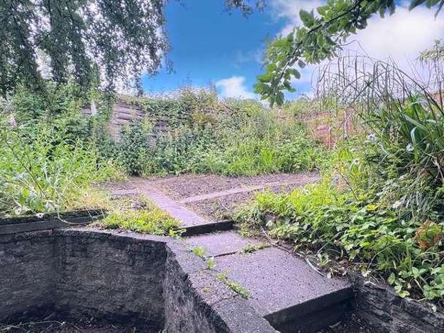 2 bed house for sale