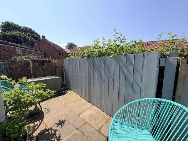 2 bed house for sale