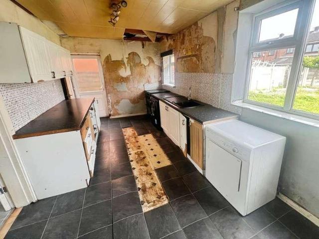 2 bed house for sale
