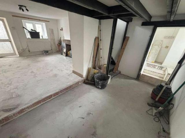 2 bed house for sale