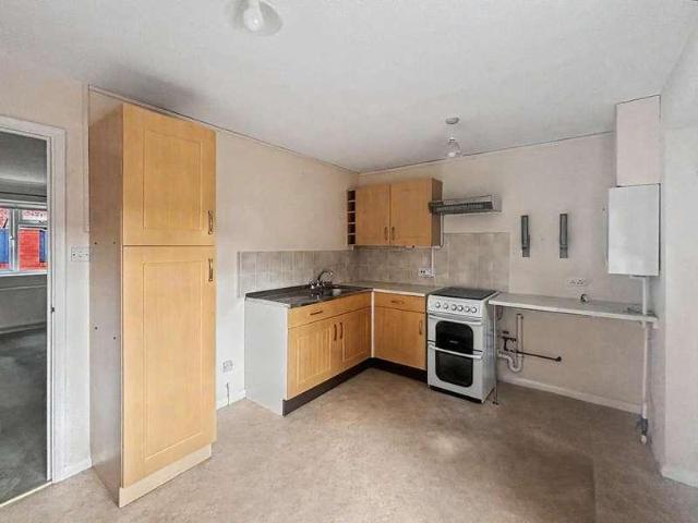 2 bed house for sale