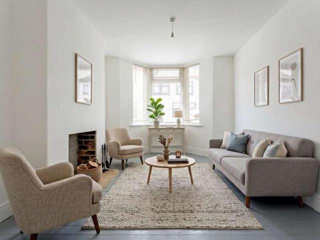 2 bed house for sale