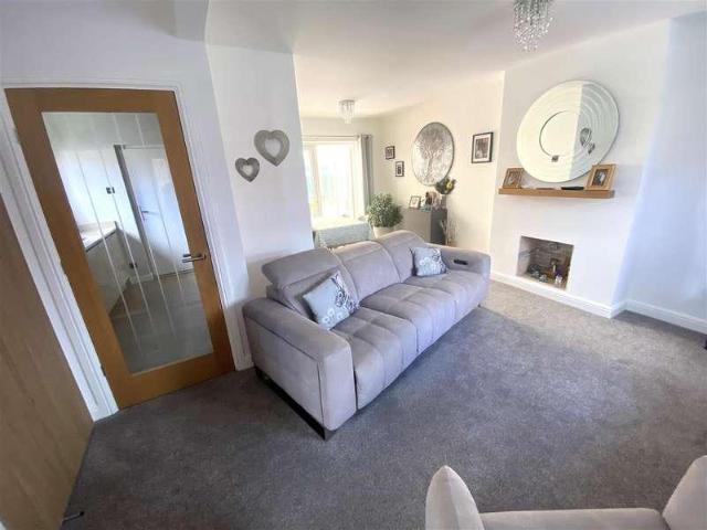 2 bed house for sale