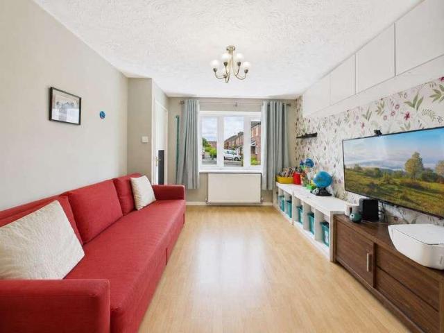 2 bed house for sale