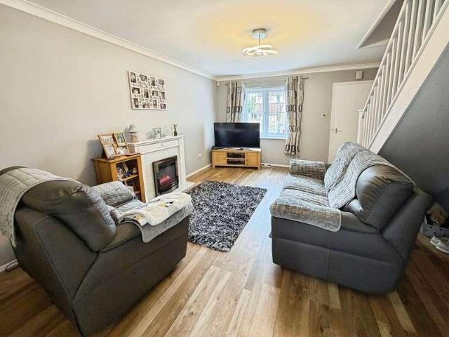 2 bed house for sale