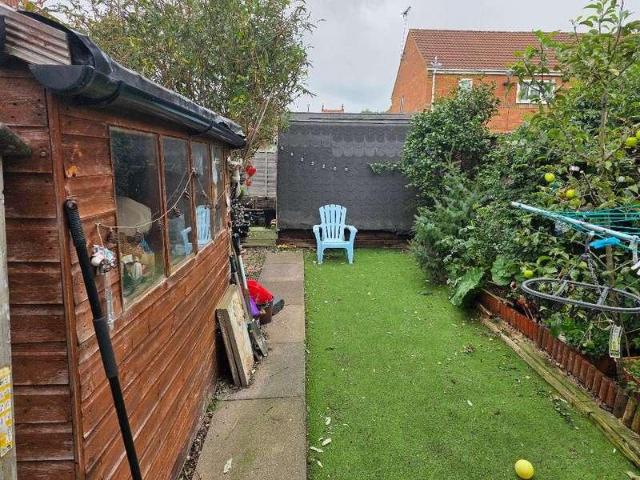 2 bed house for sale