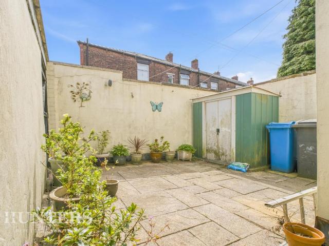 2 bed house for sale