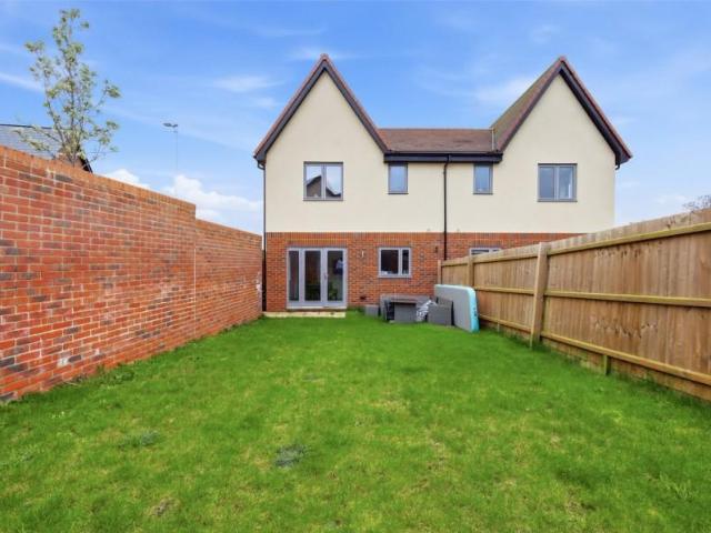 2 bed house for sale