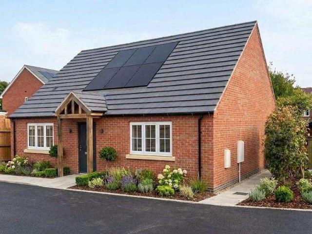 2 bed house for sale