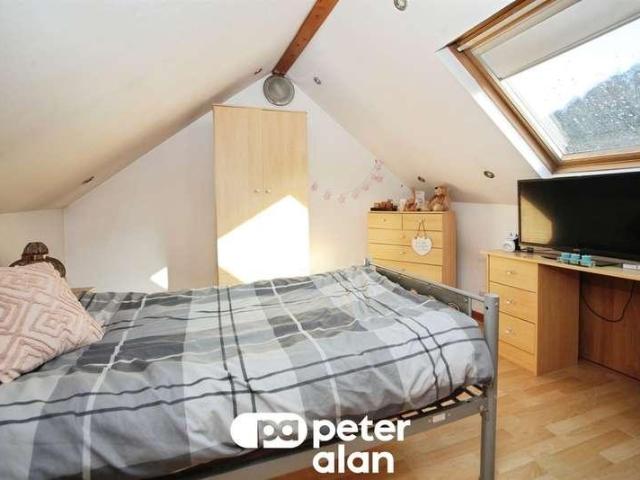 2 bed house for sale
