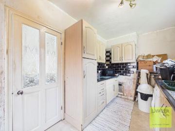2 bed house for sale