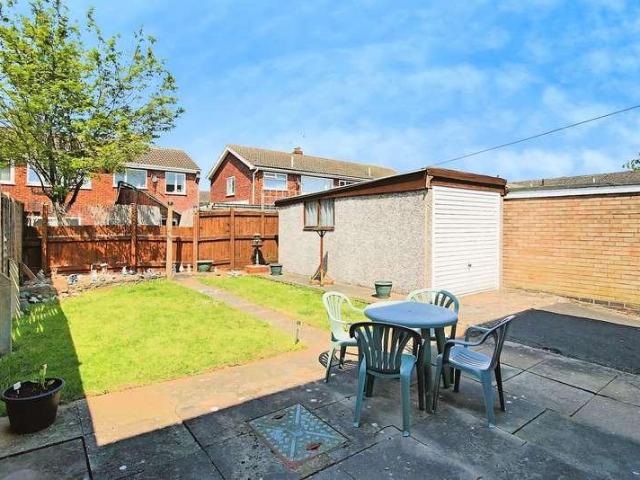 2 bed house for sale