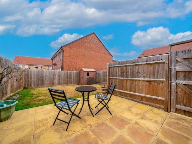 2 bed house for sale