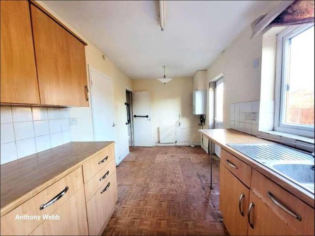 2 bed house for sale