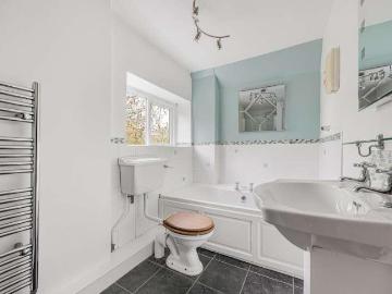 2 bed house for sale