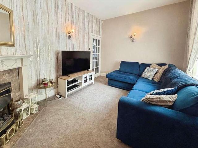 2 bed house for sale