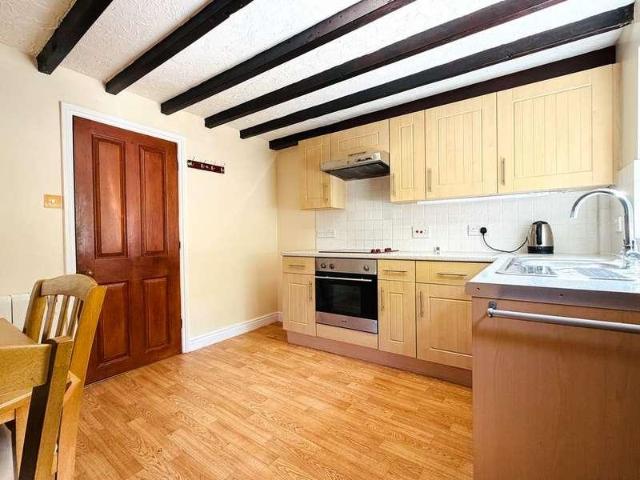 2 bed house for sale
