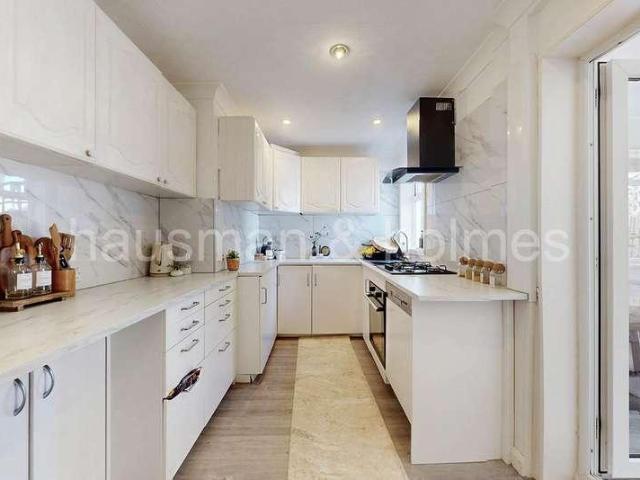 2 bed house for sale