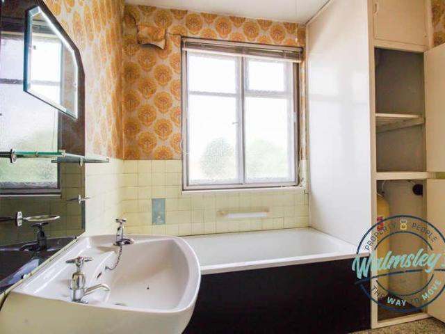 2 bed house for sale