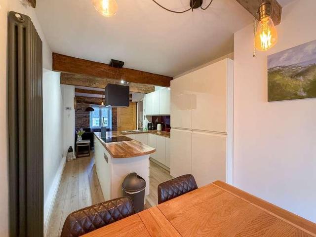 2 bed house for sale