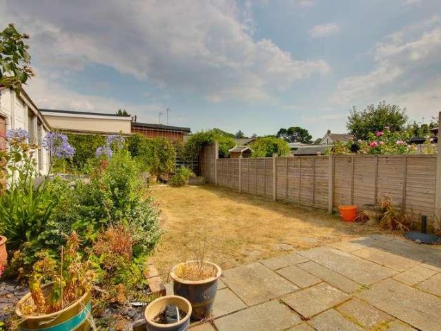 2 bed house for sale