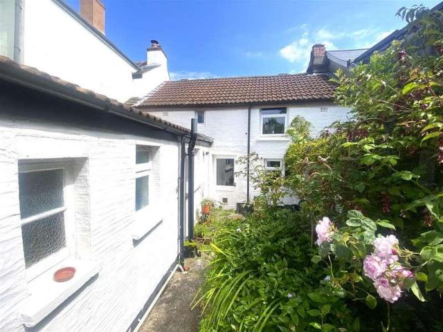 2 bed house for sale