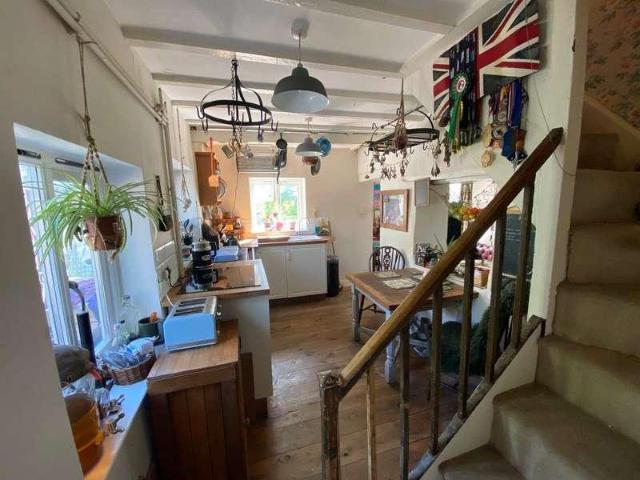 2 bed house for sale