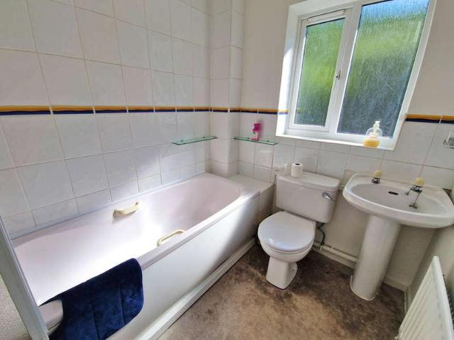 2 bed house for sale