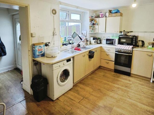 2 bed house for sale