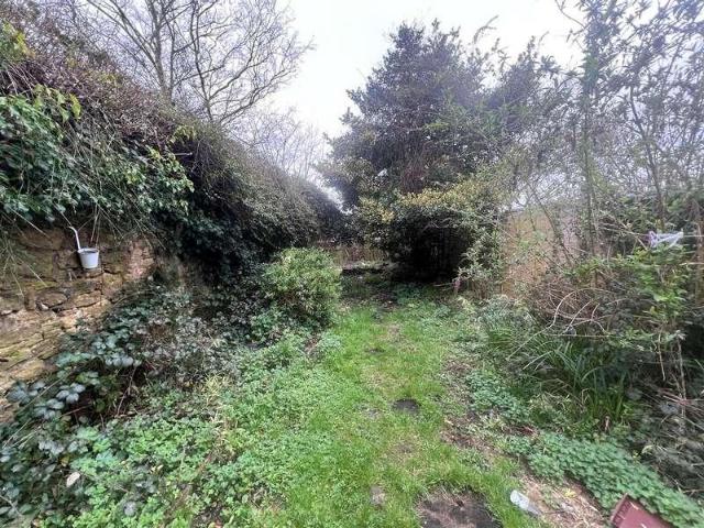 2 bed house for sale