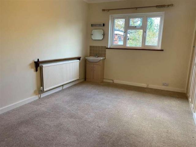 2 bed house for sale