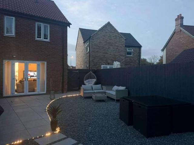 2 bed house for sale
